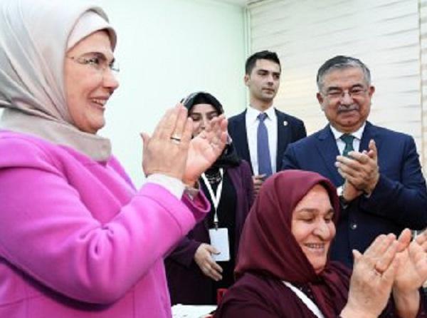 Cumhurbaşkanı Erdoğanın eşi Emine Erdoğan ve Bakan Yılmaz, Okuryazarlık Seferberliği açılış programına katıldı